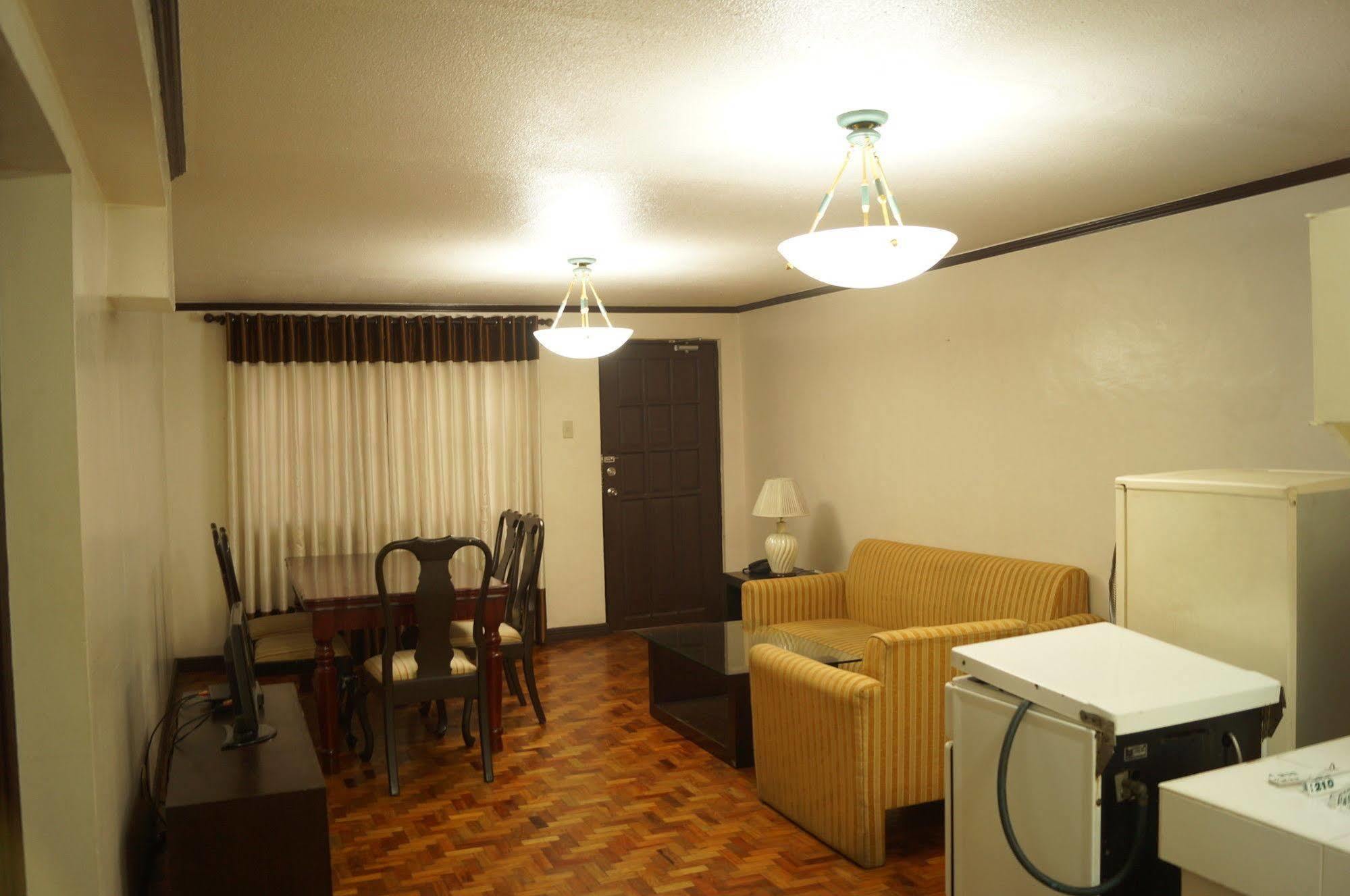 El Rico Suite Makati By Reddoorz Manila Kültér fotó