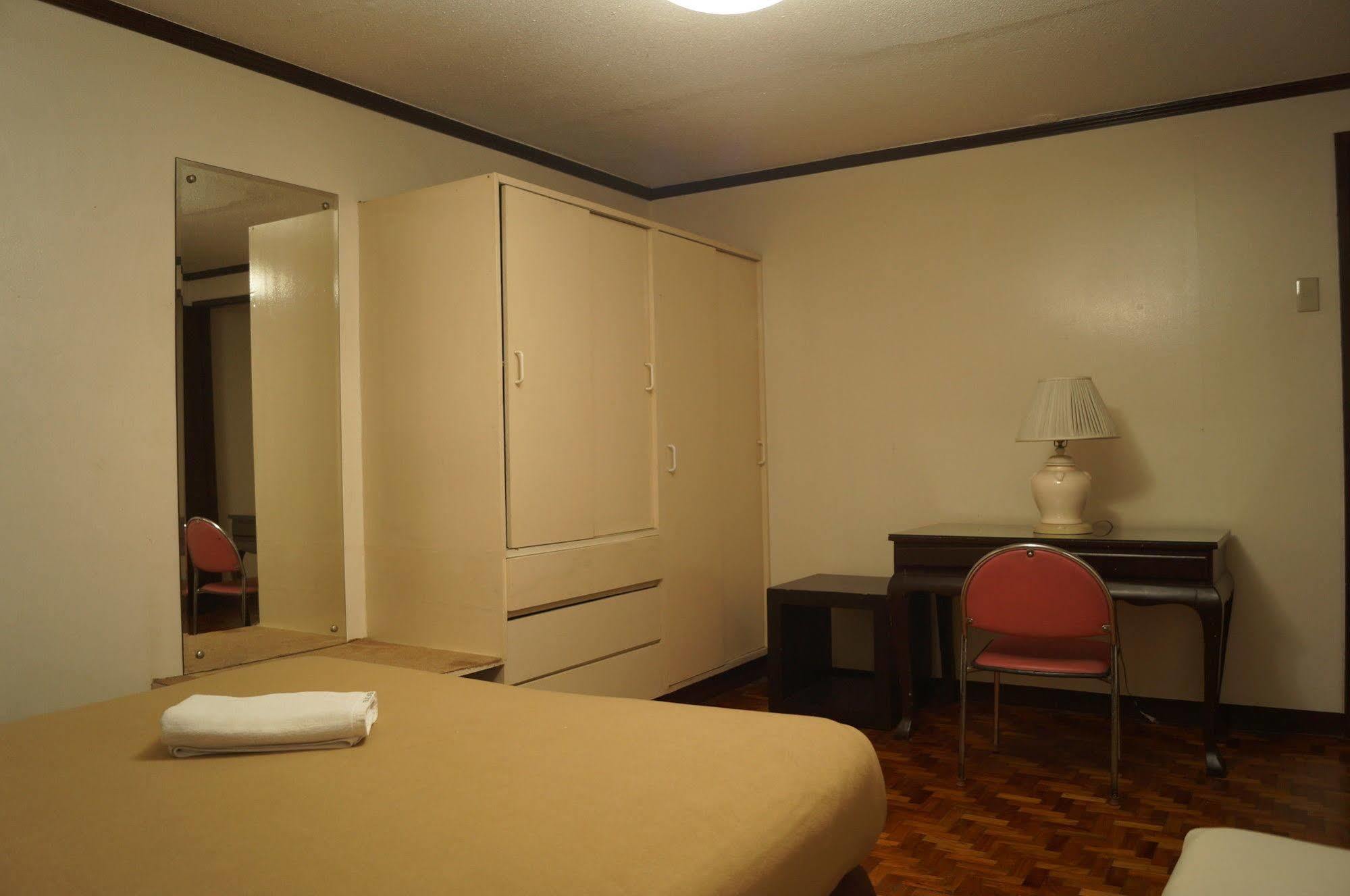 El Rico Suite Makati By Reddoorz Makati City Kültér fotó